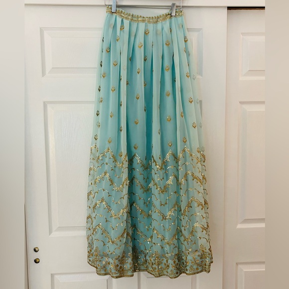 Blue and gold lehenga set - Picture 3 of 11